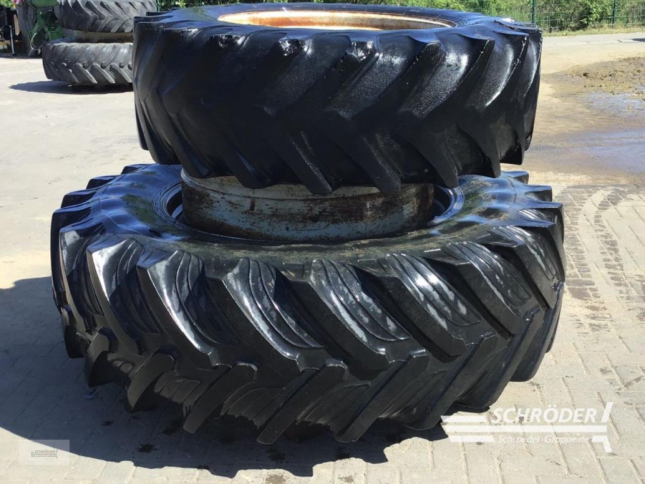 Zwillingsrad typu Massey Ferguson ZWILLINGSRÄDER 2X 16.9 R30 + 2X 20.8 R42, Gebrauchtmaschine v Penzlin (Obrázek 5)