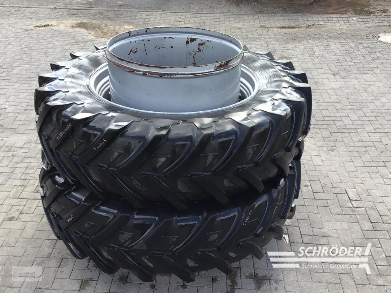 Zwillingsrad des Typs Michelin 520/85 R46, Gebrauchtmaschine in Penzlin (Bild 5)