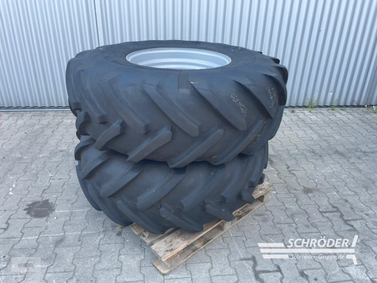 Zwillingsrad of the type Michelin VF 520/80 R26, Gebrauchtmaschine in Wildeshausen (Picture 1)