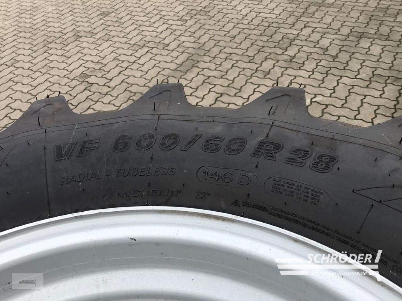 Zwillingsrad typu Michelin VF600/60 R28 +VF650/60 R42, Neumaschine v Ahlerstedt (Obrázek 2)