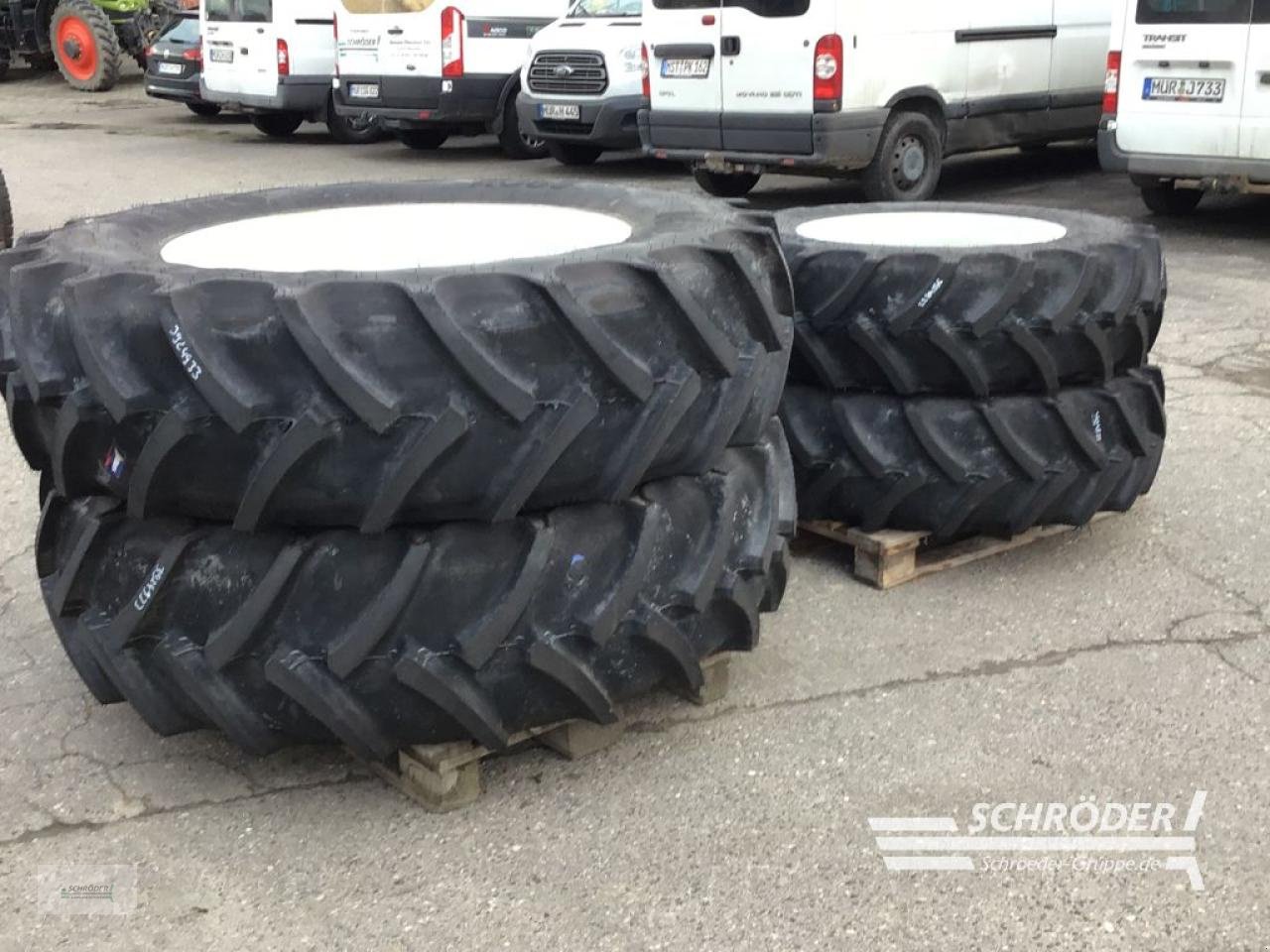 Zwillingsrad typu Mitas 2X 340/85 R28 / 2X 420/85 R38, Neumaschine v Penzlin (Obrázek 3)
