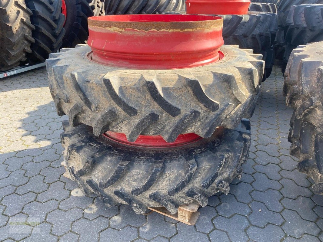 Zwillingsrad des Typs Mitas 380/85R38 + 380/105R54, Gebrauchtmaschine in Mühlengeez (Bild 4)