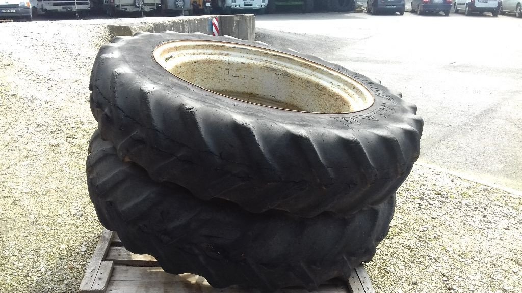 Zwillingsrad типа Molcon 5 BRANCHES, Gebrauchtmaschine в CHAILLOUÉ (Фотография 1)