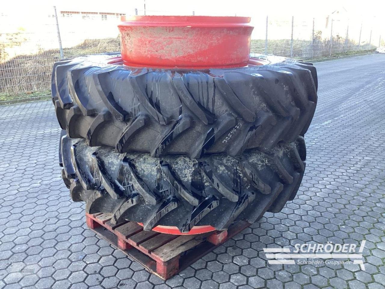 Zwillingsrad des Typs Sonstige 2X 480/80 R46 ZWILLINGSBEREIFUNG, Gebrauchtmaschine in Norden (Bild 7)