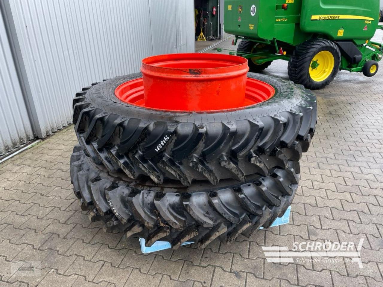 Zwillingsrad typu Sonstige ZWILLINGSRÄDER 380/90 R46, Gebrauchtmaschine v Wildeshausen (Obrázek 2)