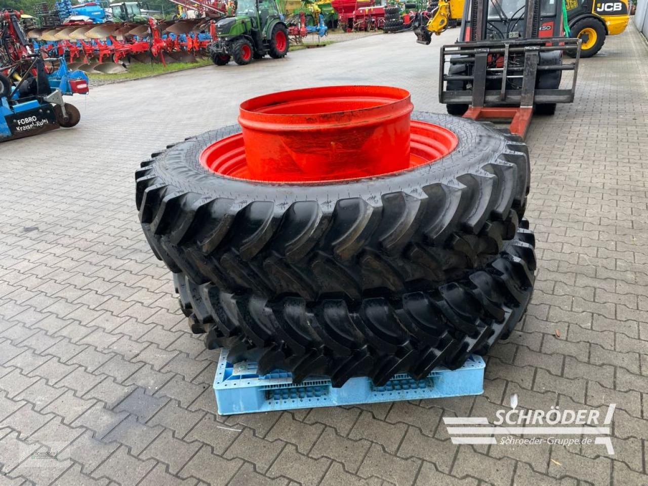 Zwillingsrad typu Sonstige ZWILLINGSRÄDER 380/90 R46, Gebrauchtmaschine v Wildeshausen (Obrázek 3)