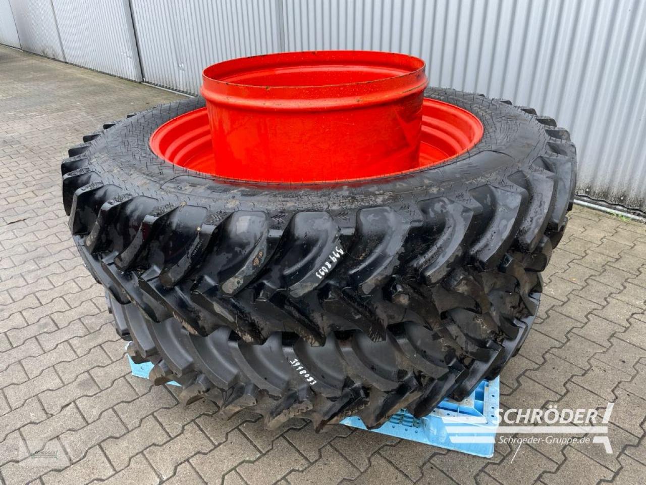 Zwillingsrad typu Sonstige ZWILLINGSRÄDER 380/90 R46, Gebrauchtmaschine v Wildeshausen (Obrázek 4)