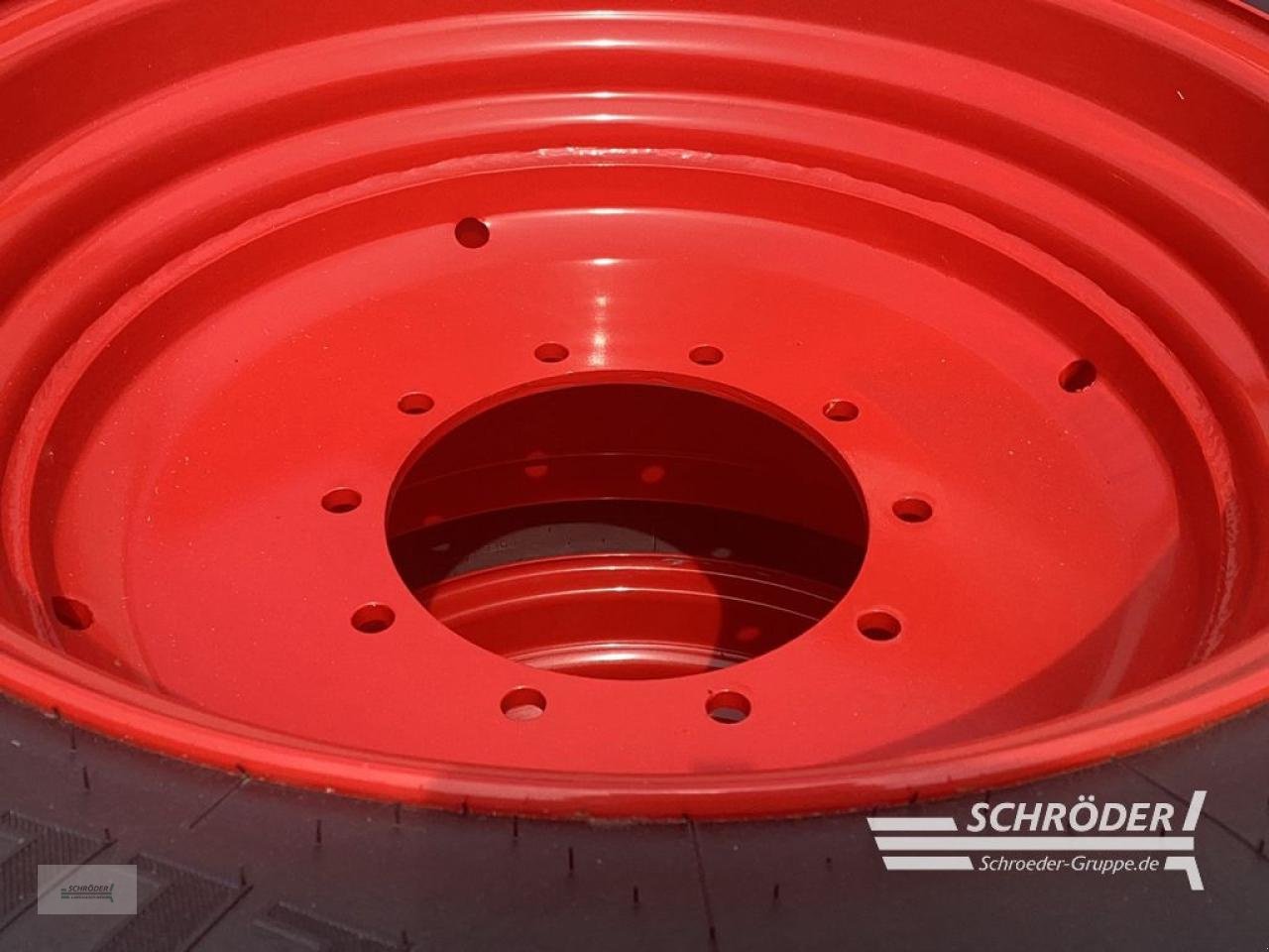 Zwillingsrad des Typs Trelleborg 2X 600/70 R30, Neumaschine in Norden (Bild 2)