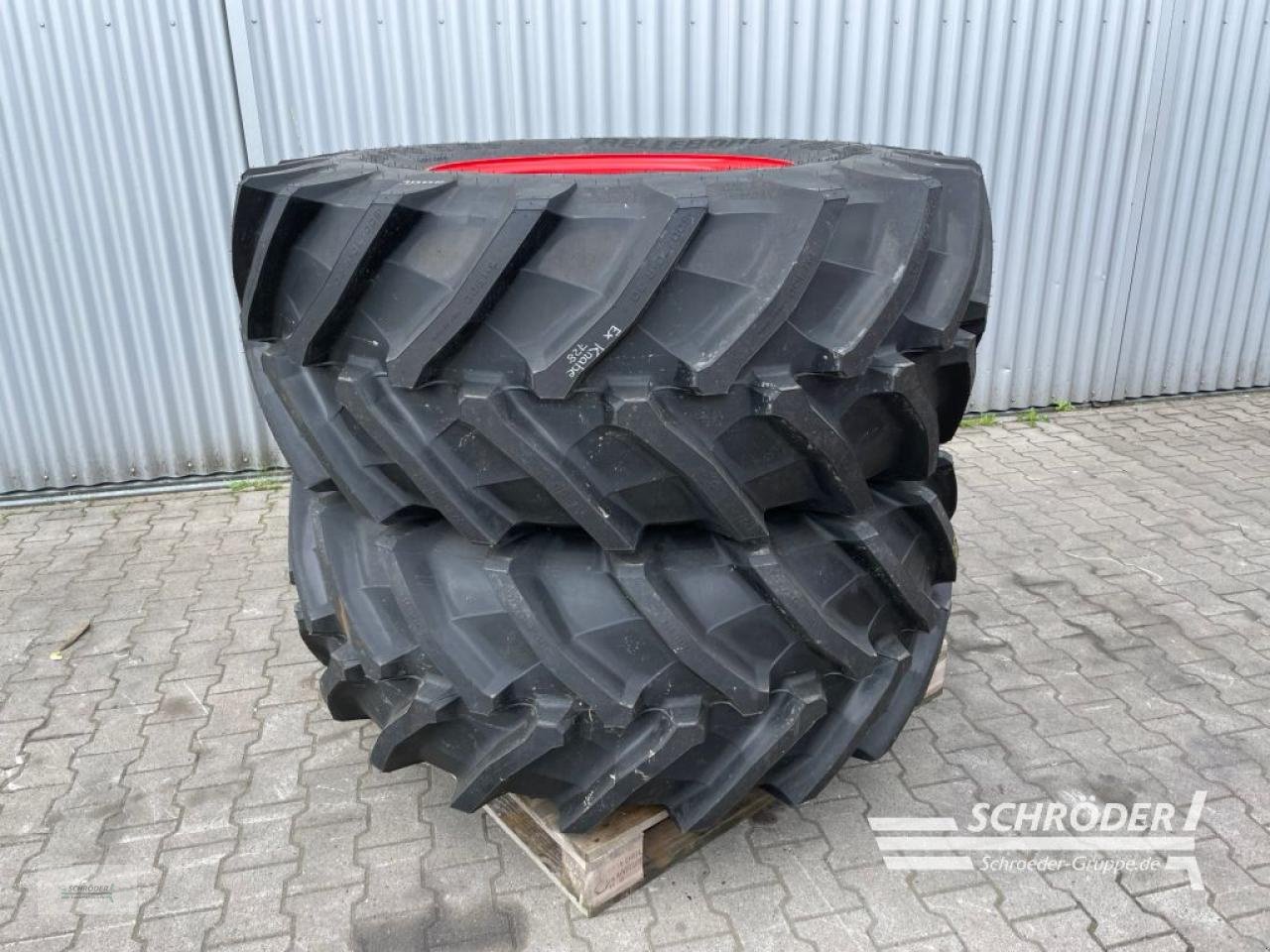 Zwillingsrad des Typs Trelleborg 2X 600/70 R30, Neumaschine in Wildeshausen (Bild 1)