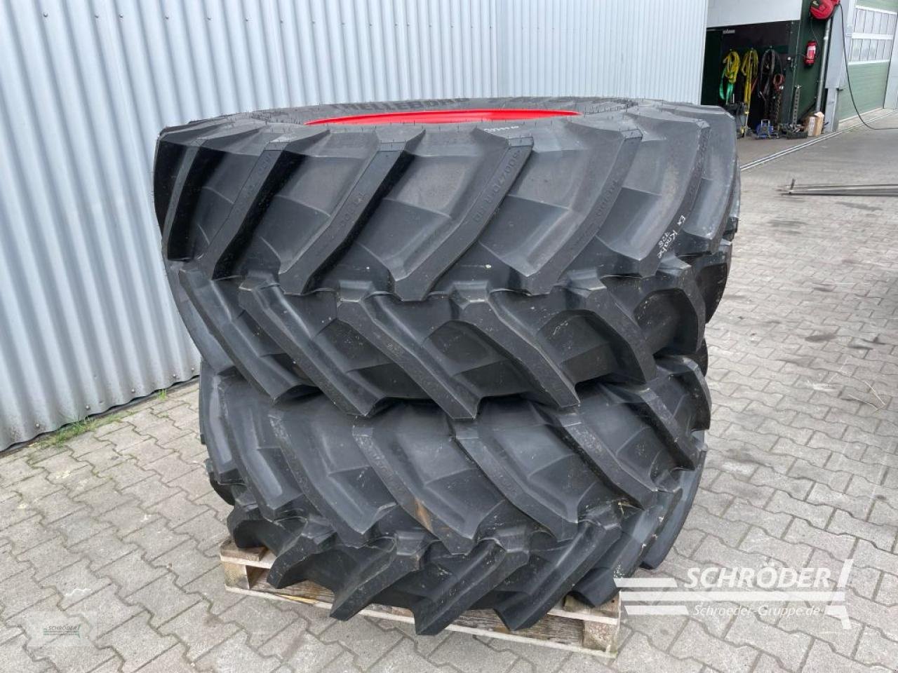 Zwillingsrad des Typs Trelleborg 2X 600/70 R30, Neumaschine in Wildeshausen (Bild 2)