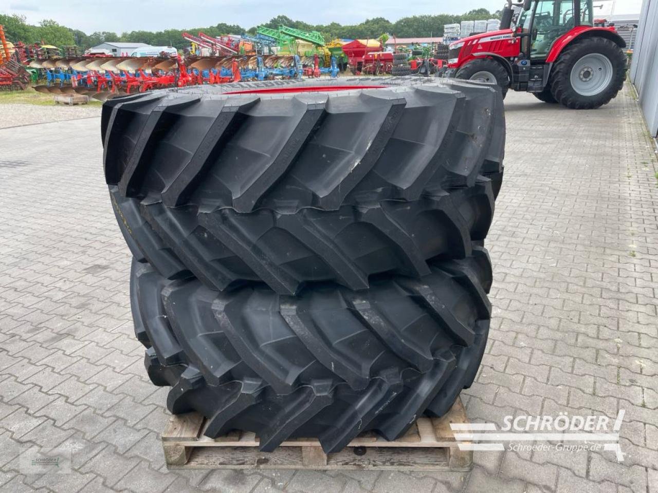 Zwillingsrad des Typs Trelleborg 2X 600/70 R30, Neumaschine in Wildeshausen (Bild 3)