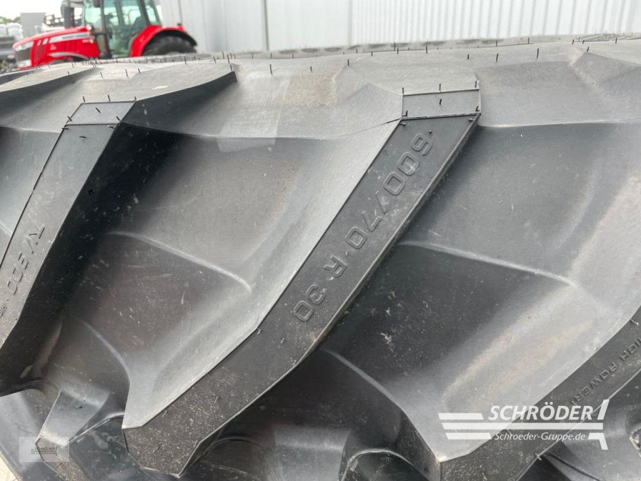 Zwillingsrad des Typs Trelleborg 2X 600/70 R30, Neumaschine in Wildeshausen (Bild 4)