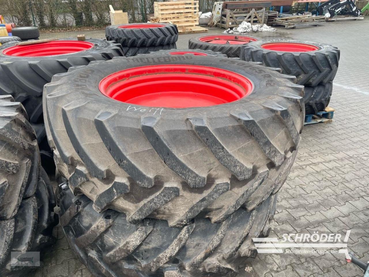 Zwillingsrad του τύπου Trelleborg 2X 650/65 R42 KOMPLETTRÄDER FENDT, Gebrauchtmaschine σε Scharrel (Φωτογραφία 1)