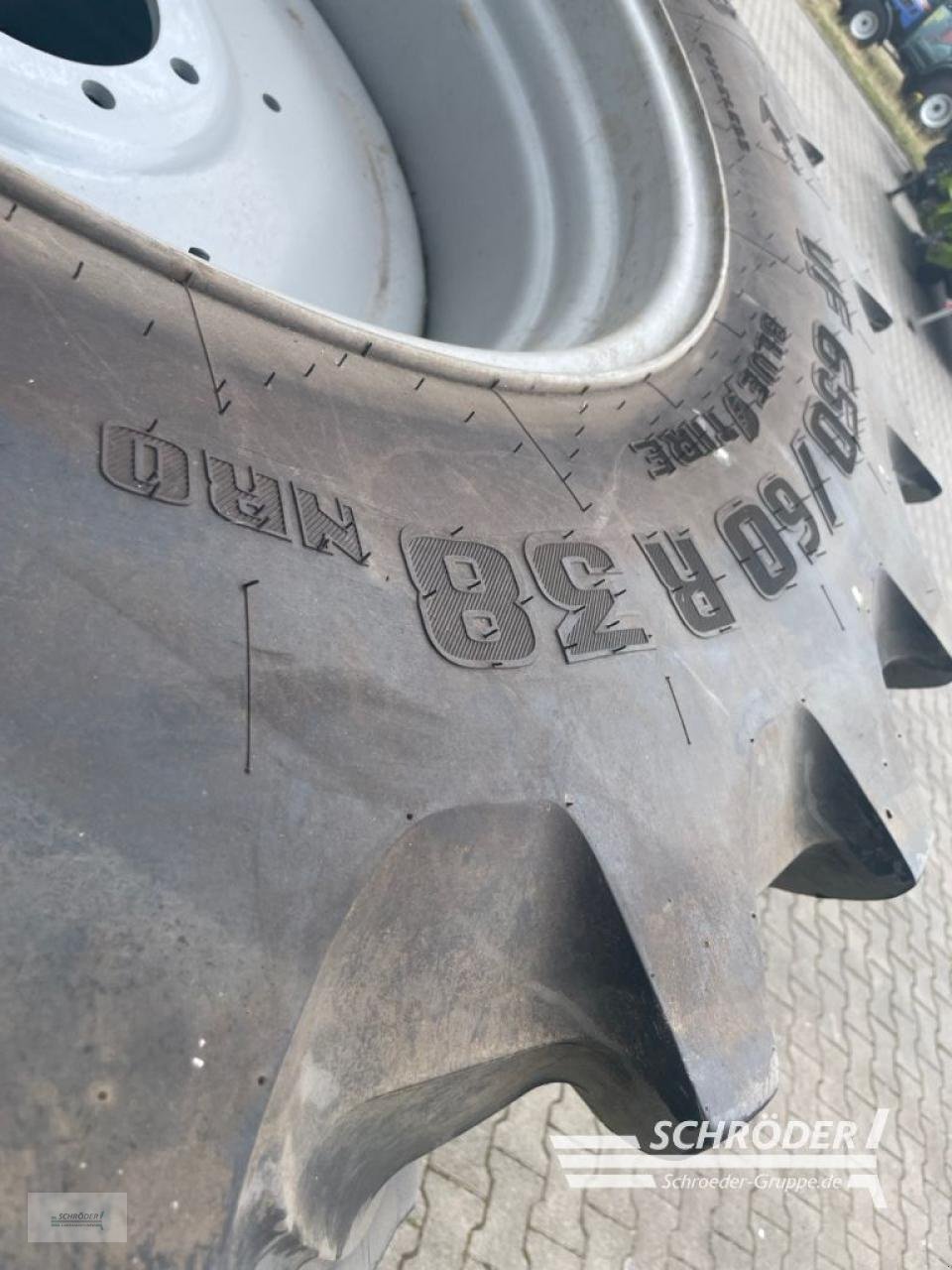 Zwillingsrad des Typs Trelleborg 520/60R28 + 650/60R38 KOMPLETTRÄDER TB, Gebrauchtmaschine in Wildeshausen (Bild 4)