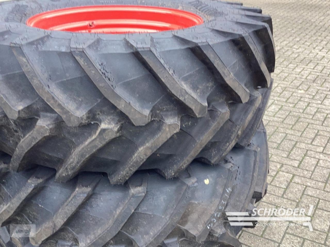 Zwillingsrad типа Trelleborg 540/65 R30 + 650/65 R42, Neumaschine в Norden (Фотография 5)