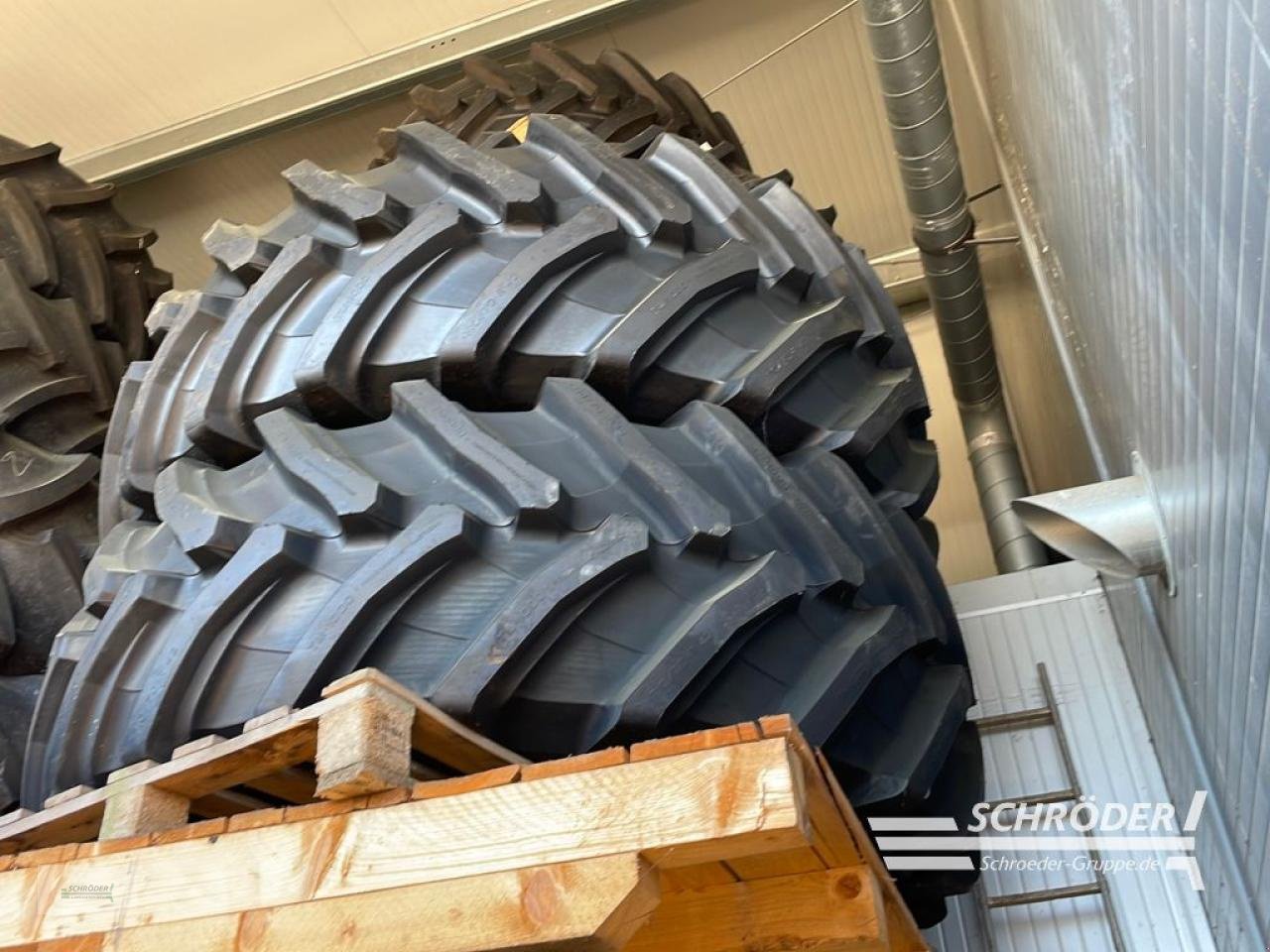 Zwillingsrad of the type Trelleborg VF 710/70 R42, Neumaschine in Lastrup (Picture 2)