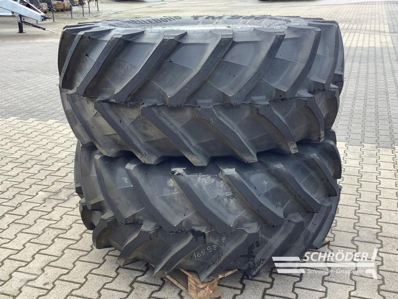 Zwillingsrad des Typs Valtra TRELLEBORG 600/70 R28 + 710/70 R42, Gebrauchtmaschine in Lastrup (Bild 6)