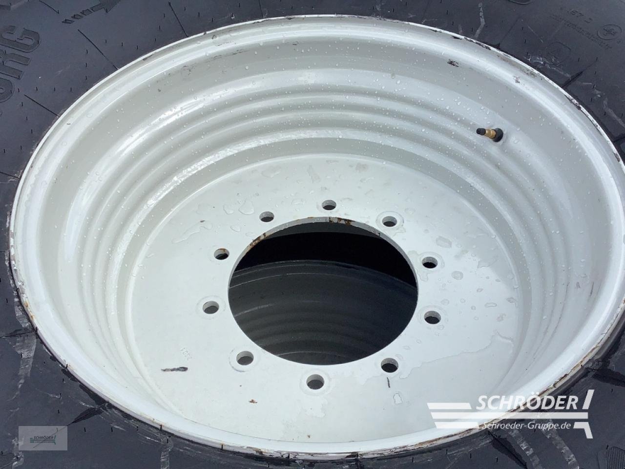 Zwillingsrad des Typs Valtra TRELLEBORG 600/70 R28 + 710/70 R42, Gebrauchtmaschine in Lastrup (Bild 7)