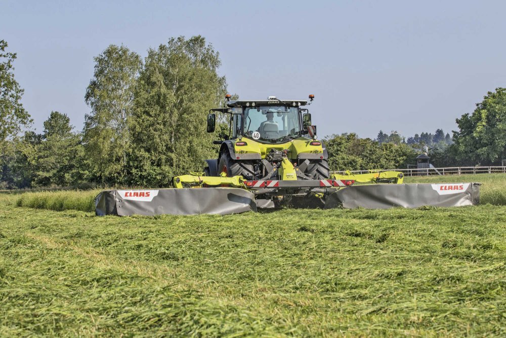 Das Disco 9700 Comfort kann seine Mäheinheiten auseinander oder zusammenschieben. Dadurch verändert sich der Überschnitt.
© Thomas Göggerle