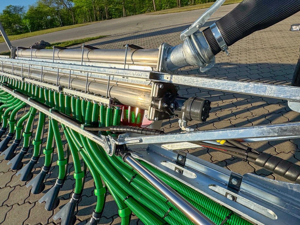 Der Schneckenverteiler sorgt für die Gülleverteilung in Längs- und Querrichtung. Für eine verbessertet Schneidleistung gibt es eine Schnecke mit 115 cm Durchmesser.
© Fliegl