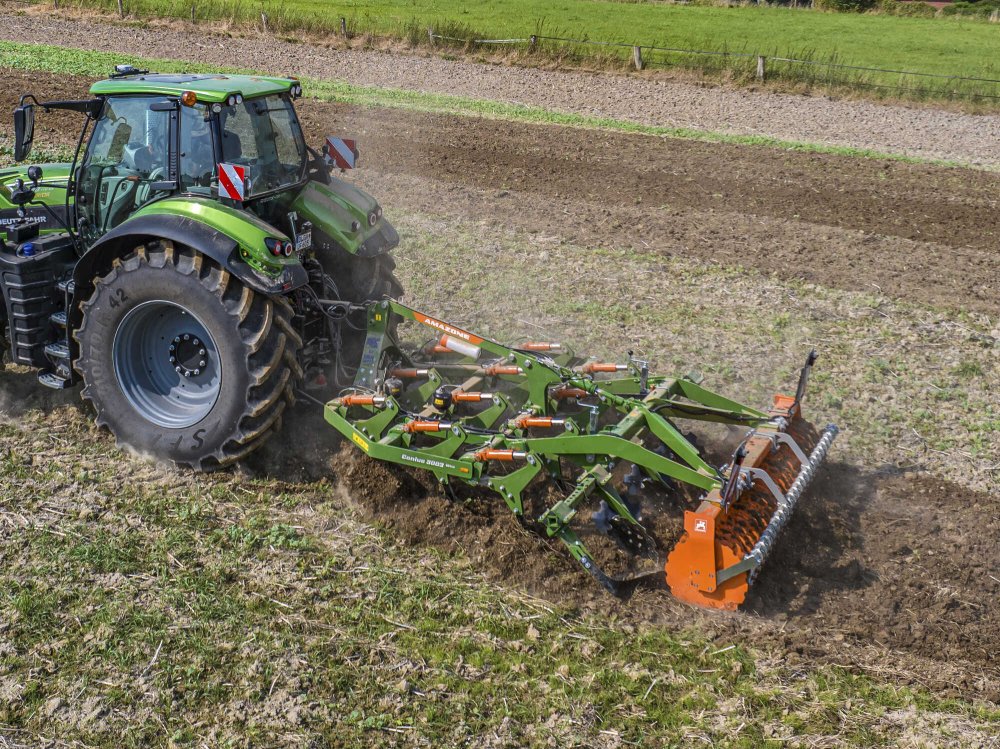 Die Auslösekraft des neuen Amazone Grubbers Cenius Ultra lässt sich stufenlos einstellen und eignet sich so sowohl für leichte als auch für schwere Böden.
© Amazone