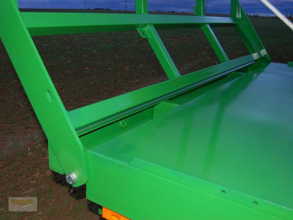 Ballensammelwagen of the type PRONAR T022 (Auflaufbremse), Neumaschine in Ditzingen (Picture 3)