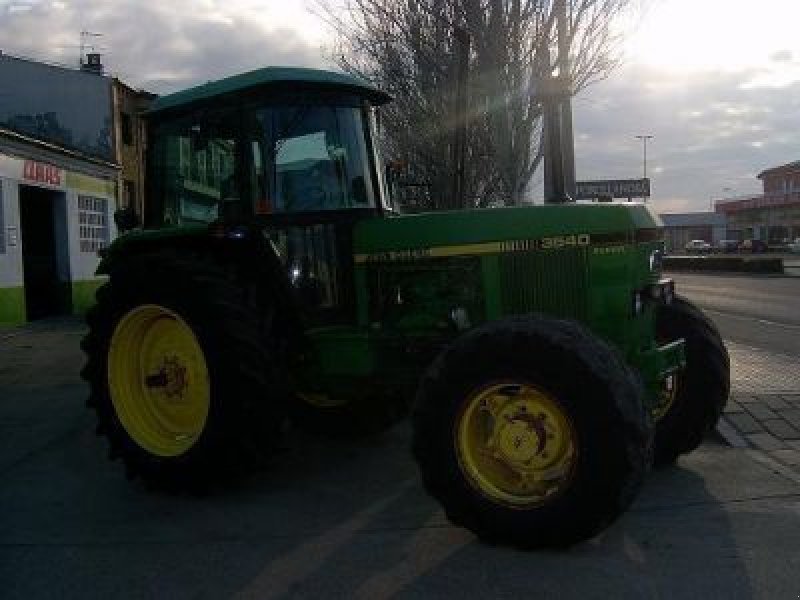 Traktor del tipo John Deere 3640 DT, Gebrauchtmaschine en BENAVENTE – ZAMORA (Imagen 1)