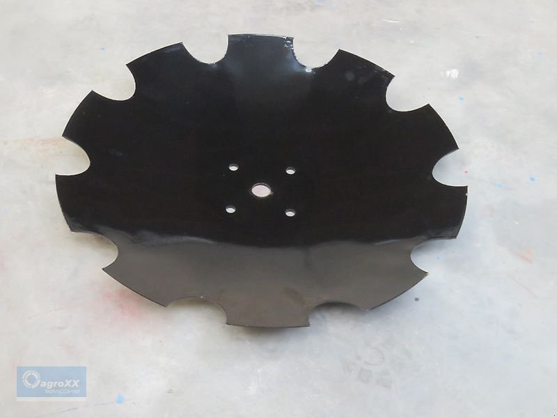 Kurzscheibenegge des Typs AgroXX Avaterra--Gezackte Hohlscheibe 560mm x 4 Loch, LK: 115mm- passend für: --agroXX, Mandam, Bremer, Saphir, Meyer--, Neumaschine in Ennigerloh (Bild 1)