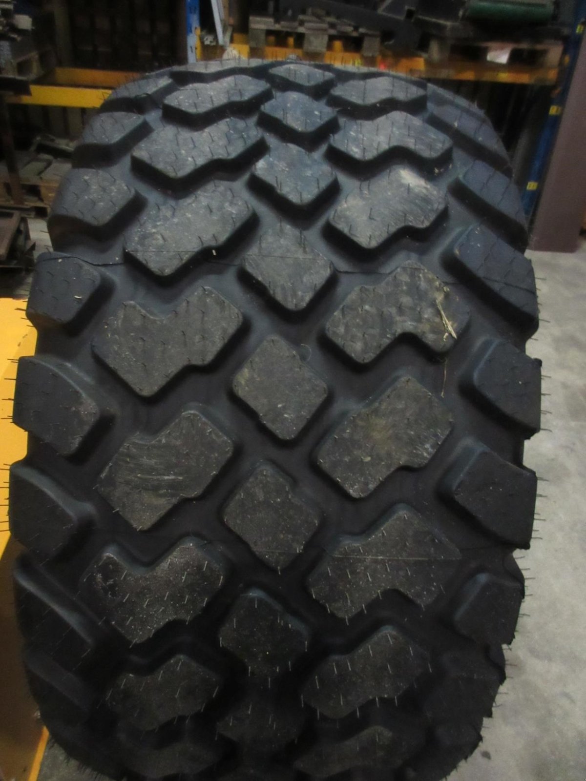 Reifen typu Alliance AGN TYONS600/55R26,5, Gebrauchtmaschine v Tim (Obrázek 1)