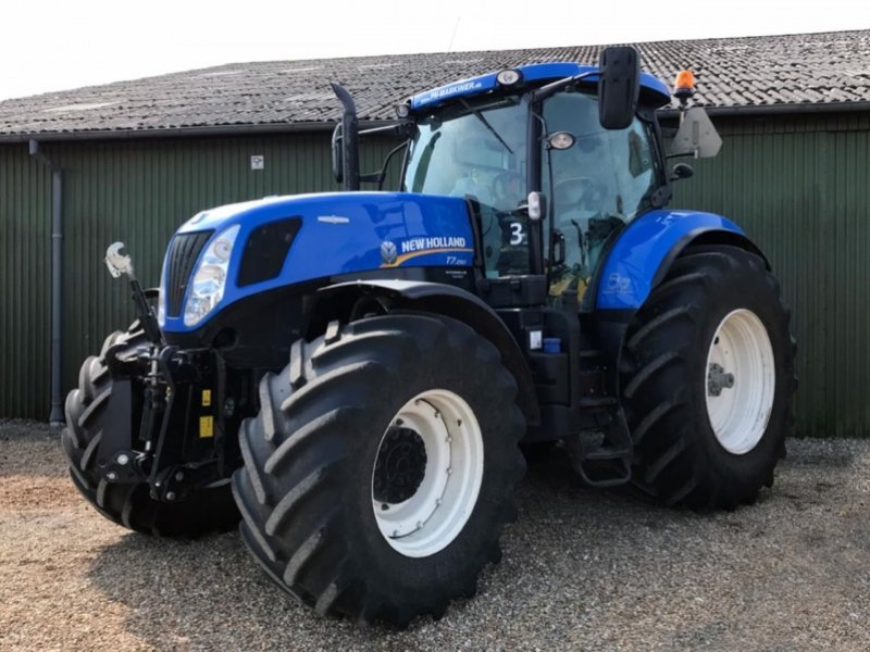 New Holland T7.250 AUTO COMMAND Traktor