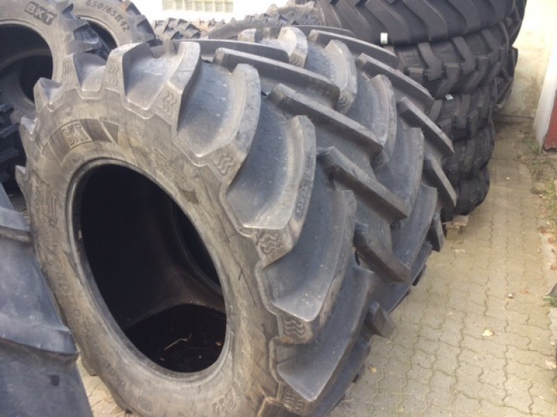 Reifen del tipo BKT IF 710/60 R34 og IF 900/60 R42 710/60 R 34, Gebrauchtmaschine In Gjerlev J. (Immagine 1)