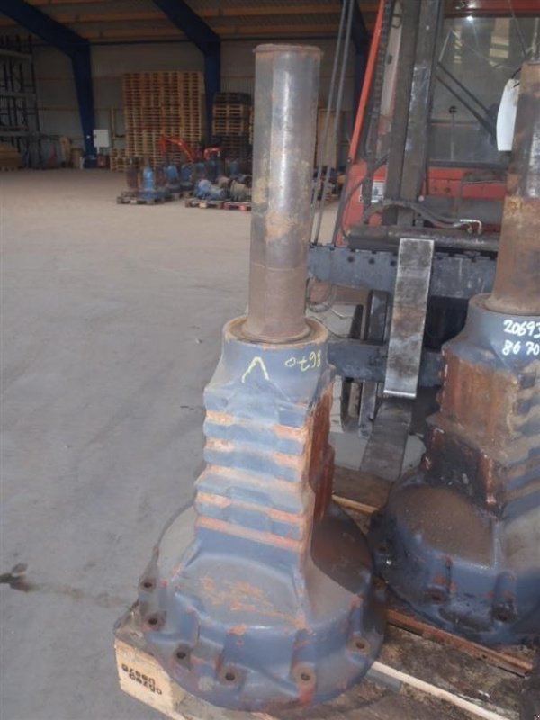 Sonstiges Traktorzubehör typu New Holland 8670 Bagaksel V / Rear axle L, Gebrauchtmaschine v Viborg (Obrázek 1)