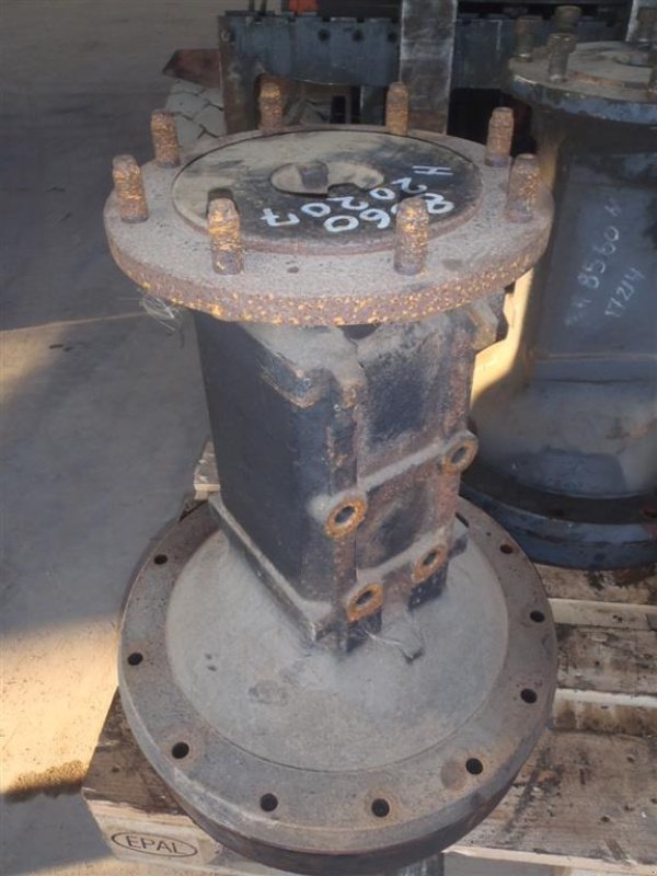 Sonstiges Traktorzubehör typu New Holland 8560 Bagaksel H / Rear axle R, Gebrauchtmaschine v Viborg (Obrázek 1)