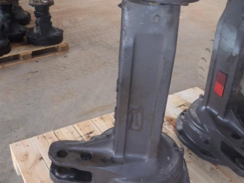 Sonstiges Traktorzubehör типа Massey Ferguson 3075 Bagaksel V / Rear axle L, Gebrauchtmaschine в Viborg (Фотография 1)