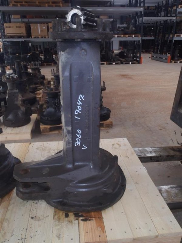 Sonstiges Traktorzubehör типа Massey Ferguson 3060 Bagaksel V / Rear axle L, Gebrauchtmaschine в Viborg (Фотография 1)