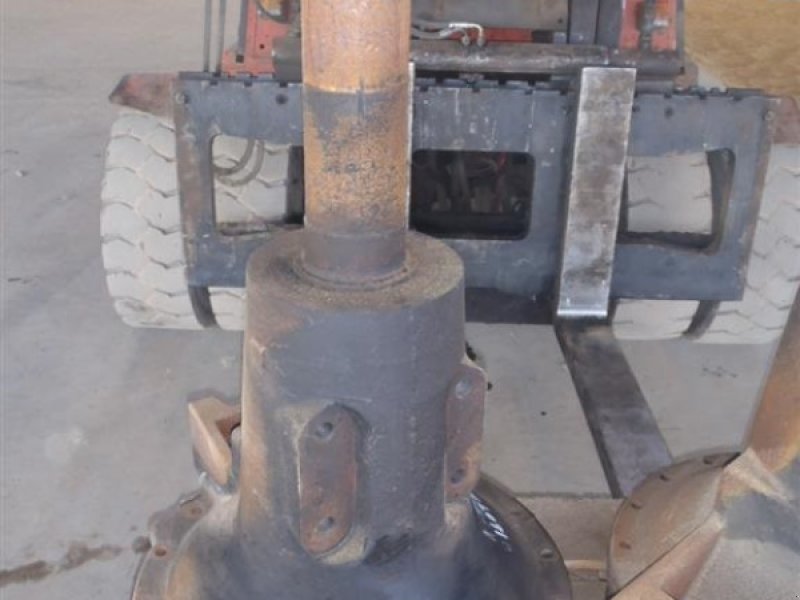 Sonstiges Traktorzubehör typu New Holland T8040 Bagaksel V / Rear axle L, Gebrauchtmaschine v Viborg (Obrázek 1)