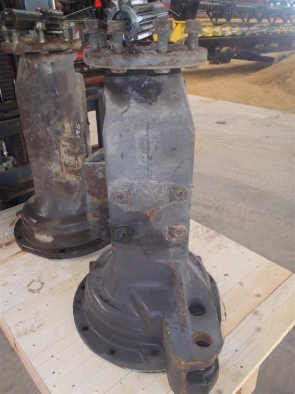 Sonstiges Traktorzubehör типа Massey Ferguson 3095 Bagaksel V / Rear axle L, Gebrauchtmaschine в Viborg (Фотография 1)