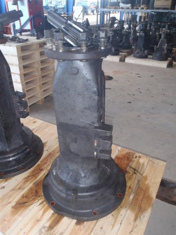 Sonstiges Traktorzubehör typu Sonstige Renault 656 RZ // Bagaksel V / Rear axle L, Gebrauchtmaschine v Viborg (Obrázek 1)