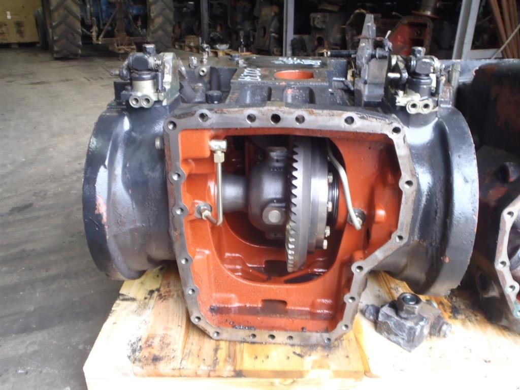 Sonstiges Traktorzubehör типа Deutz Agrotron 115 Bagtøj / Rear Transmission, Gebrauchtmaschine в Viborg (Фотография 1)