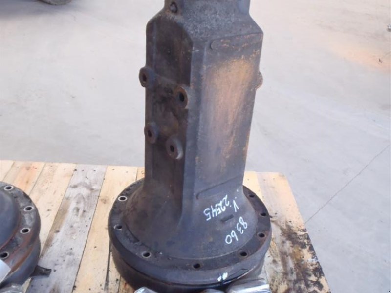 Sonstiges Traktorzubehör типа New Holland 8360 Bagaksel V / Rear axle L, Gebrauchtmaschine в Viborg (Фотография 1)