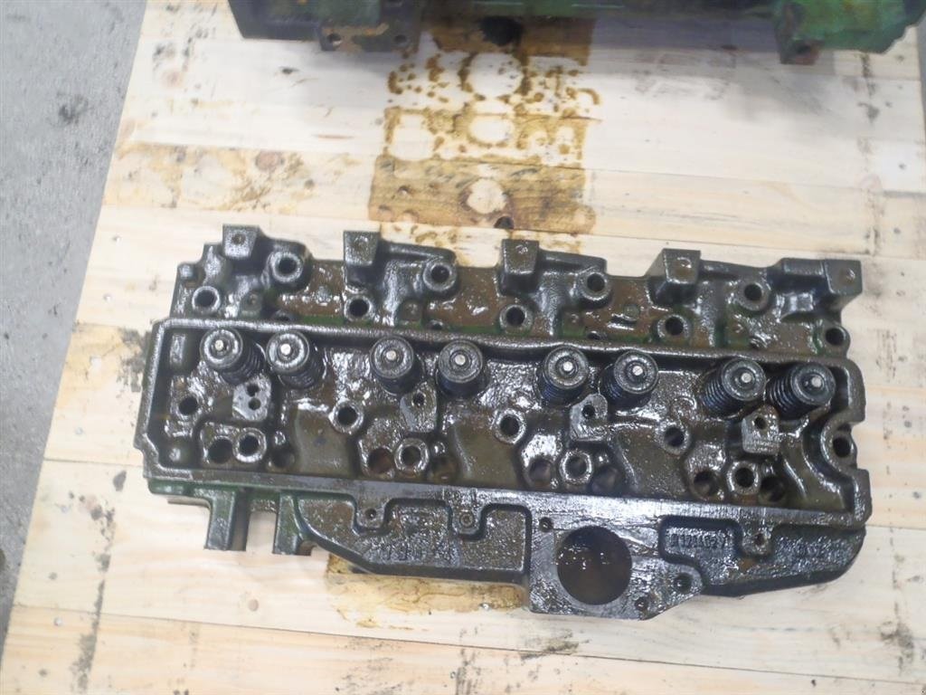Sonstiges Traktorzubehör типа John Deere 6320 Topstykke / Cylinder Head, Gebrauchtmaschine в Viborg (Фотография 1)