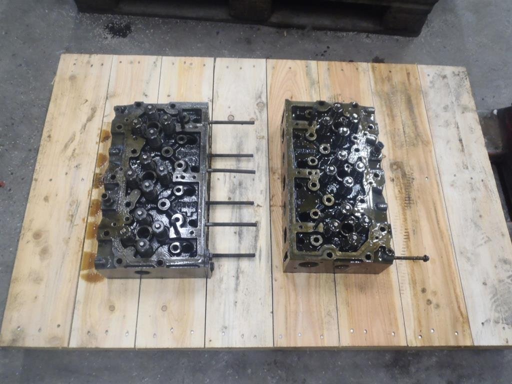 Sonstiges Traktorzubehör типа Massey Ferguson 6499 Topstykke / Cylinder Head, Gebrauchtmaschine в Viborg (Фотография 1)