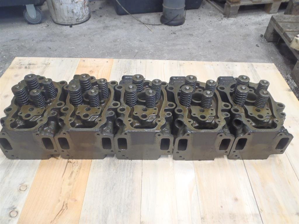 Sonstiges Traktorzubehör типа Sonstige Doosan DL300-3 // Topstykke / Cylinder Head, Gebrauchtmaschine в Viborg (Фотография 2)