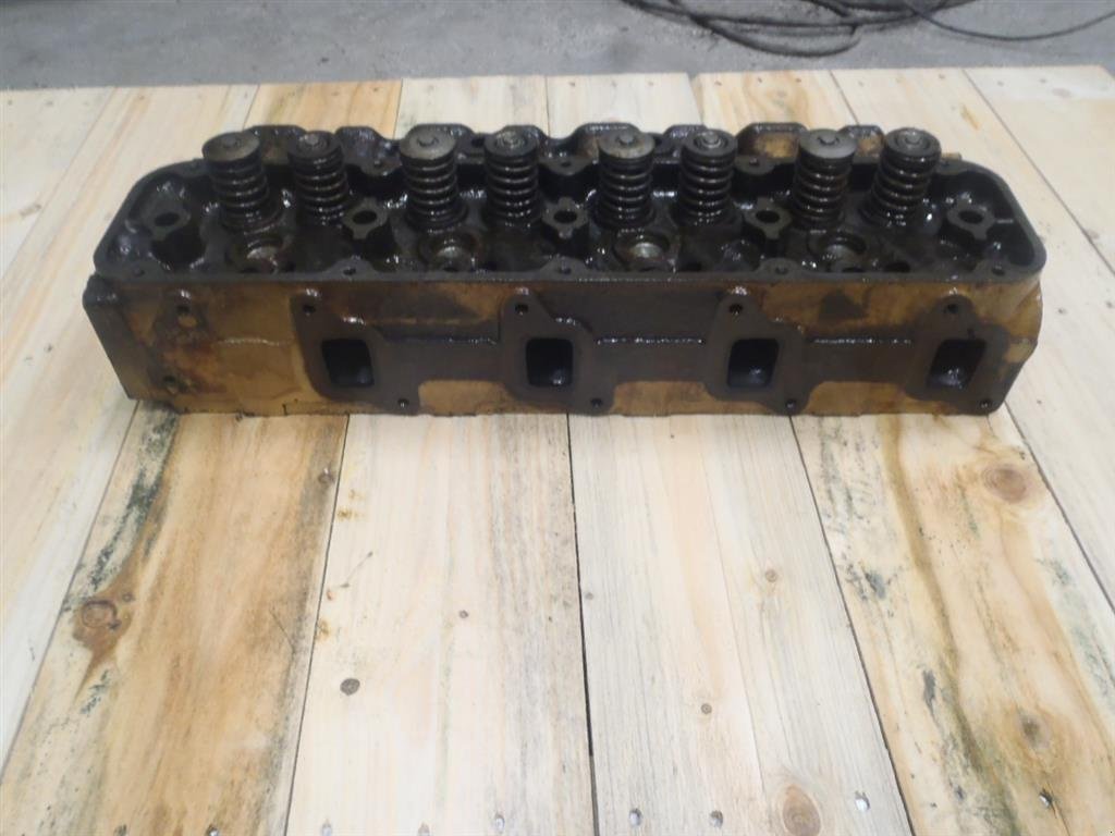 Sonstiges Traktorzubehör tipa Ford 675D Topstykke / Cylinder Head, Gebrauchtmaschine u Viborg (Slika 2)