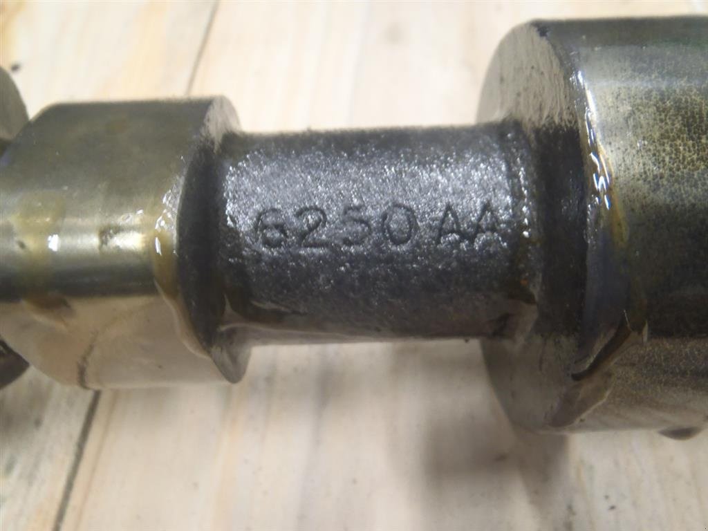 Sonstiges Traktorzubehör typu New Holland 675E // Knastaksel / Camshaft, Gebrauchtmaschine v Viborg (Obrázek 3)