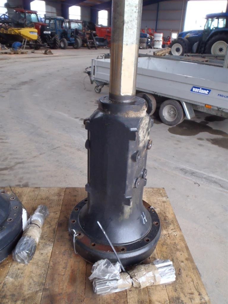 Sonstiges Traktorzubehör Türe ait New Holland T6070 Elite Bagaksel H / Rear Axle R, Gebrauchtmaschine içinde Viborg (resim 3)