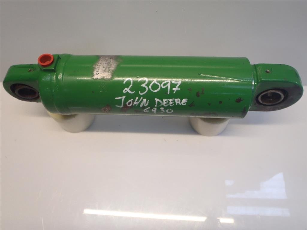 Sonstiges Traktorzubehör типа John Deere 6930 Liftcylinder, Gebrauchtmaschine в Viborg (Фотография 2)