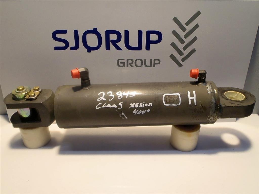 Sonstiges Traktorzubehör типа CLAAS XERION 4000 Liftcylinder højre, Gebrauchtmaschine в Viborg (Фотография 1)