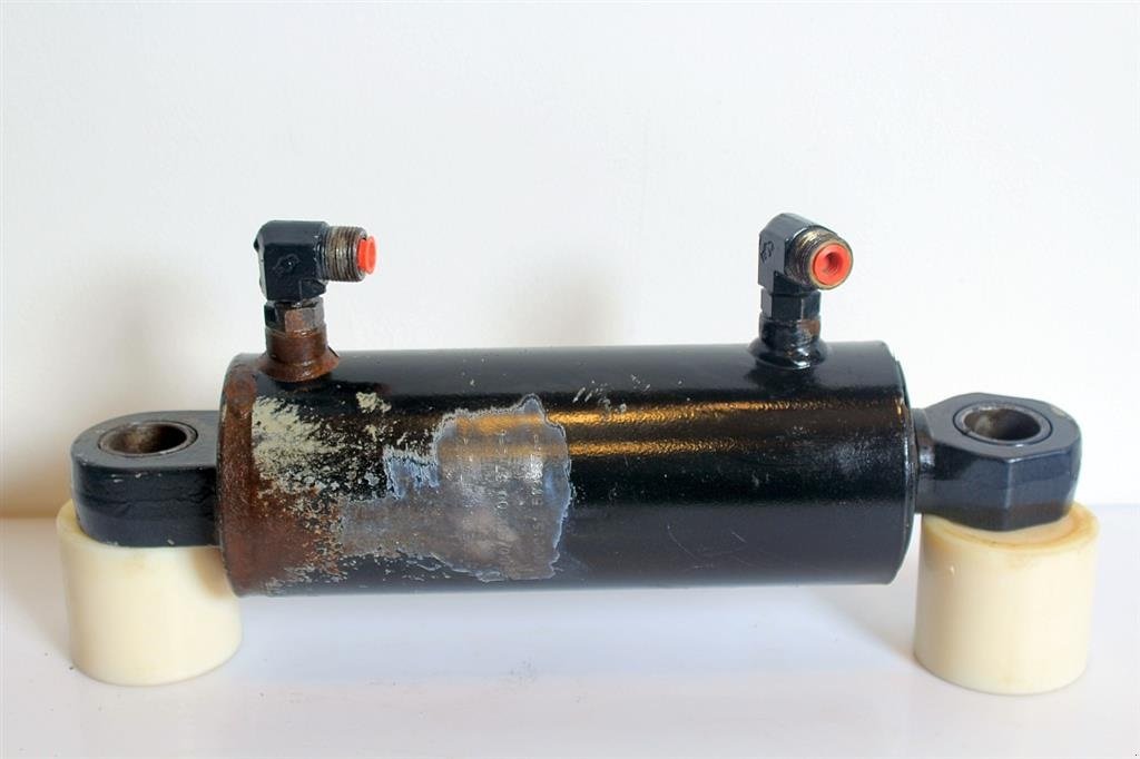 Sonstiges Traktorzubehör типа New Holland TM175 Liftcylinder Venstre, Gebrauchtmaschine в Viborg (Фотография 4)