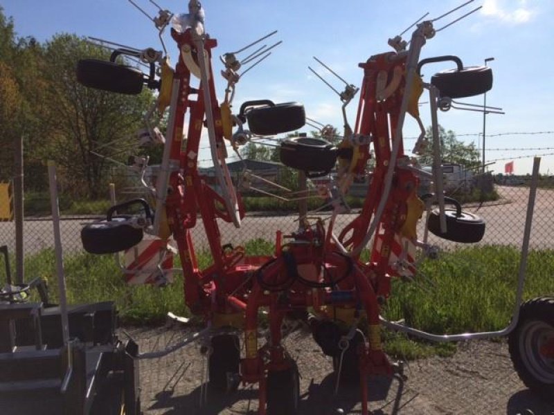 Schwader tip Pöttinger HIT 8.81, Gebrauchtmaschine in Västerås (Poză 1)